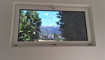 Fenster mit Jura.jpg